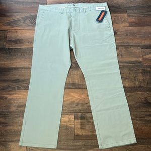 NWT Old Navy Ultimate Slim Pant